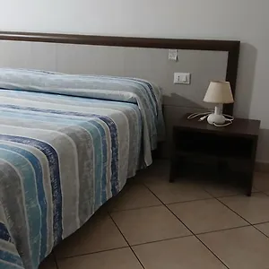 Domo - Guest-house Il Nespolo Fiorito Couette-café
